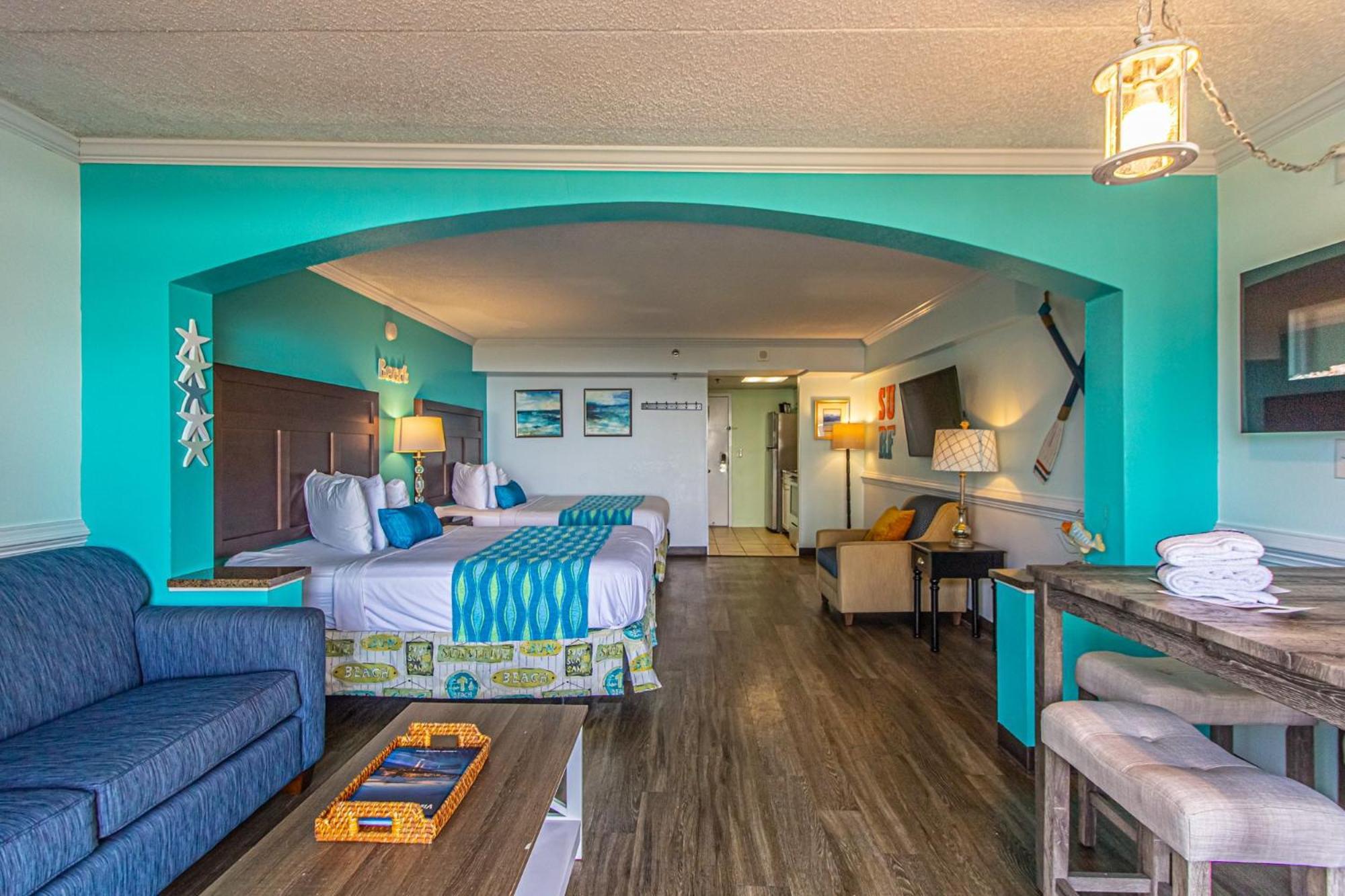 Oversized Ocean View Queen Suite With Beautiful Fireplace And Accents - Sleeps 4 Guests! Myrtle Beach Room photo