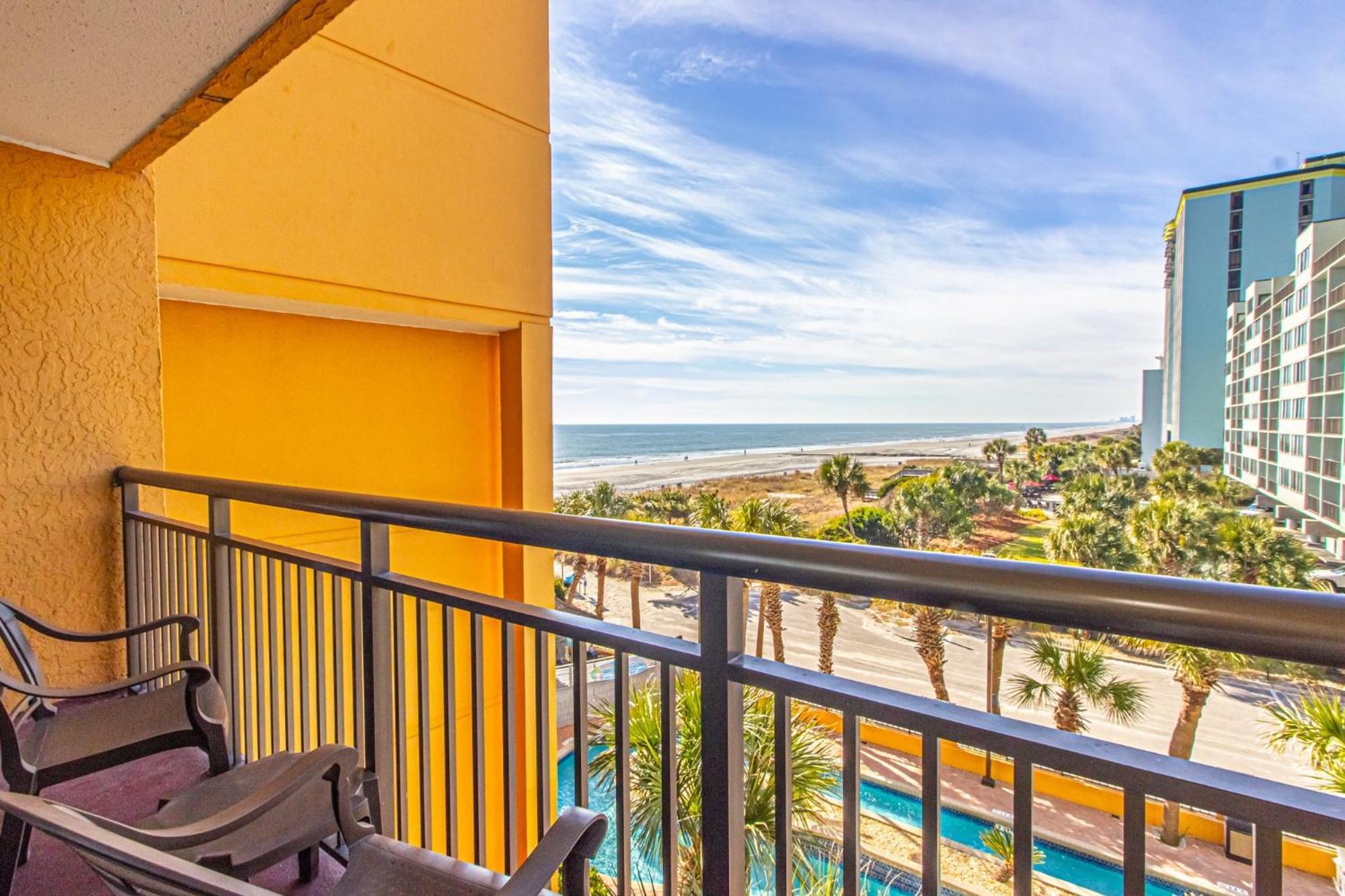 Oversized Ocean View Queen Suite With Beautiful Fireplace And Accents - Sleeps 4 Guests! Myrtle Beach Room photo